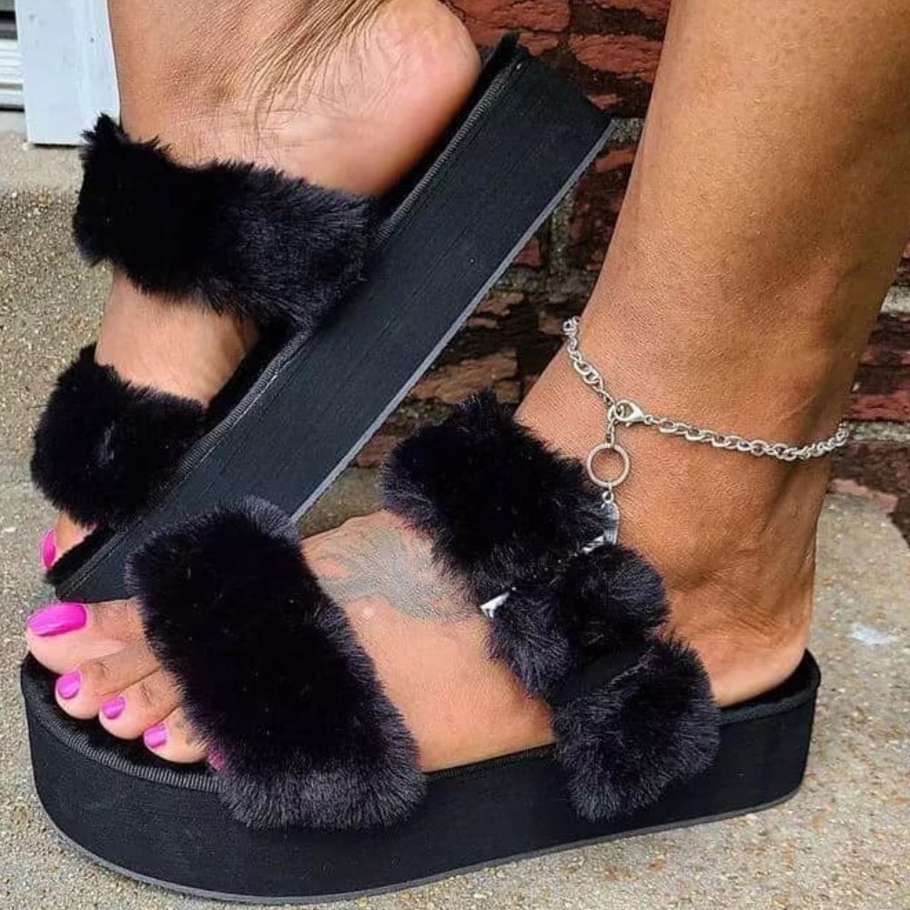 BLACK FUR SANDALS